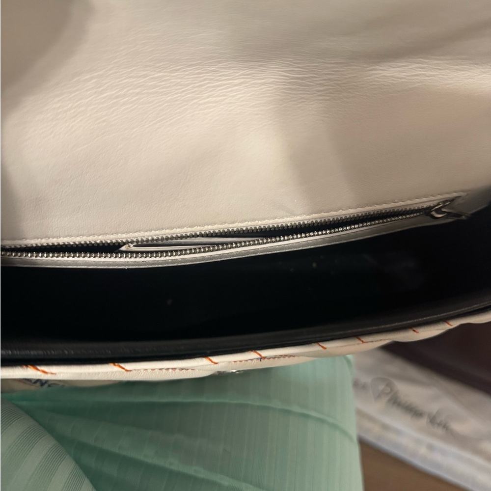 Balenciaga Cream Shoulder Bag with Chain Strap and Logo Print - Picture 7 of 7